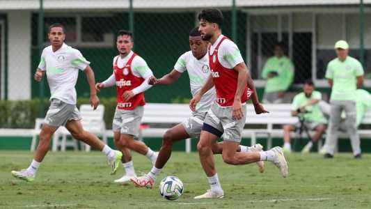 Em crise, Palmeiras treina com reservas já de olho no Coritiba