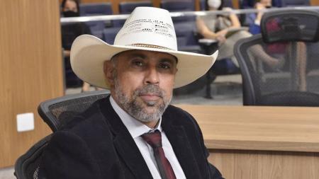 Em discurso, deputado admite ter financiado acampamentos em quartéis: "Eu deveria estar preso".