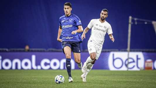 Em erro de Oliveira, Grêmio marcou com Villasanti e se classificou em BH