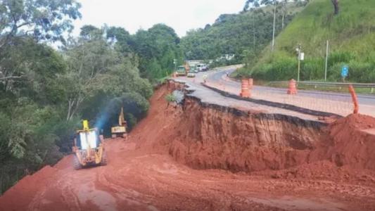 Em janeiro de 2023, mais de 140 trechos de estradas mineiras tiveram interdições totais ou parciais durante o período de chuvas