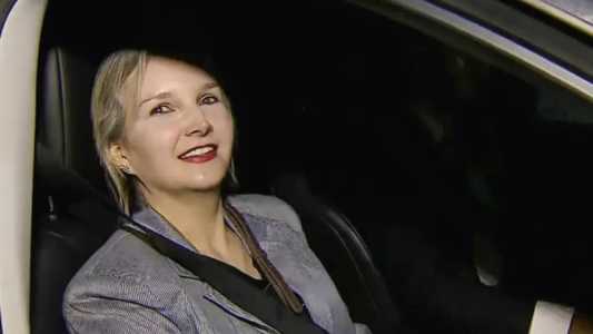 Em liberdade condicional, Elize busca se ressocializar