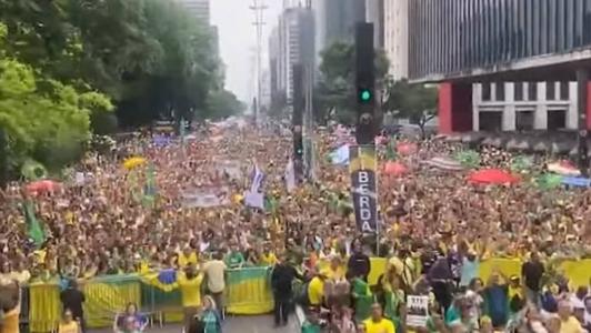 Em manifestação na avenida Paulista, bolsonaristas pedem volta de Bolsonaro e impeachment de Alexandre de Moraes