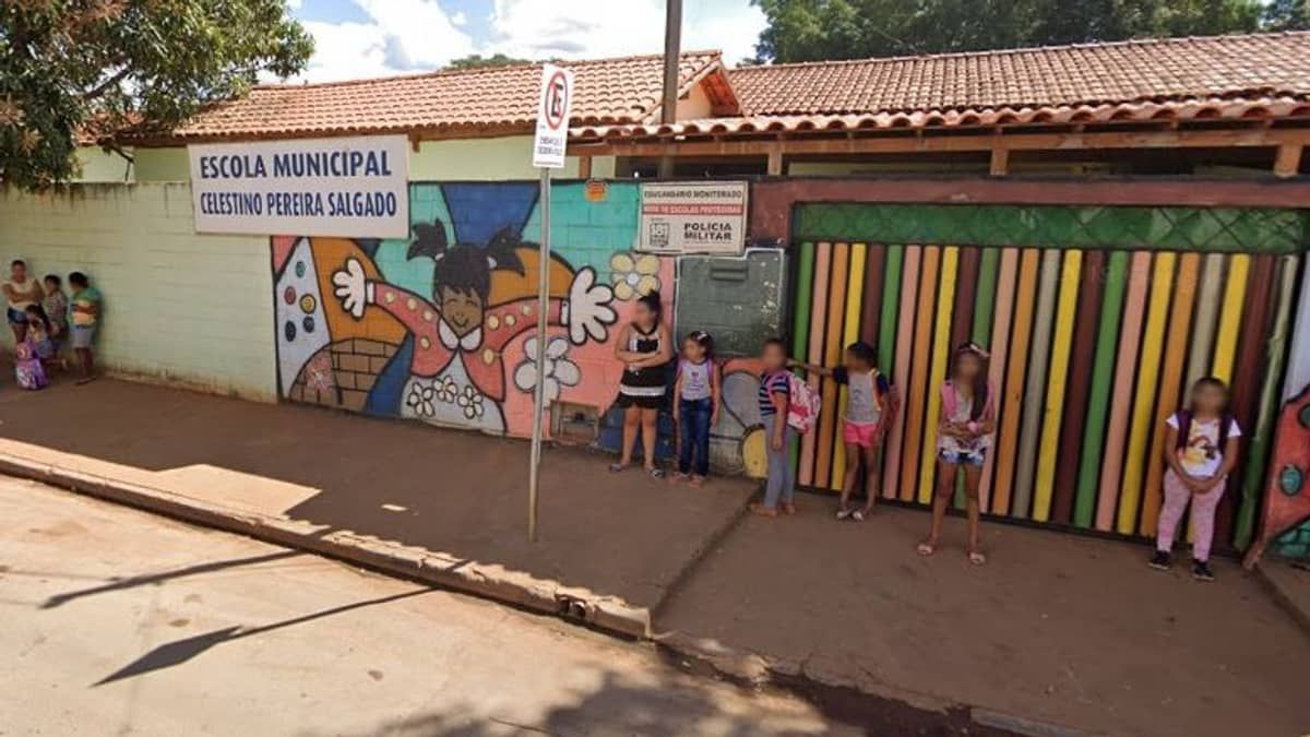 Polícia impede possível massacre em escola e identifica aluno; colegas e pais entraram em pânico