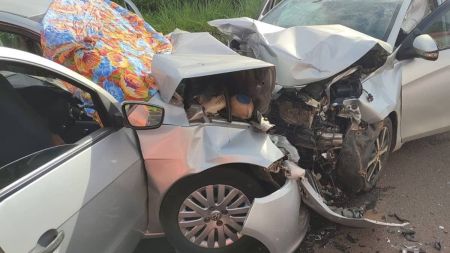 Em um dos veículos havia cinco pessoas. Acidente foi na BR-491 em Alfenas