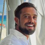 Ator Rafael Cardoso sofre acidente de motocicleta no Rio de Janeiro