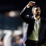 Vaiado em Uberlândia, Vasco não sente pressão e foca no clássico, garante Emiliano Díaz