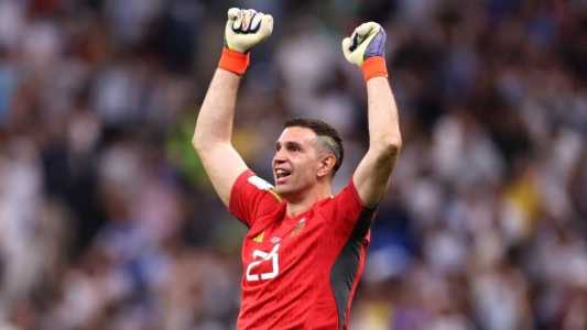 Emiliano Martínez vira herói da Argentina assim como Romero em 2014