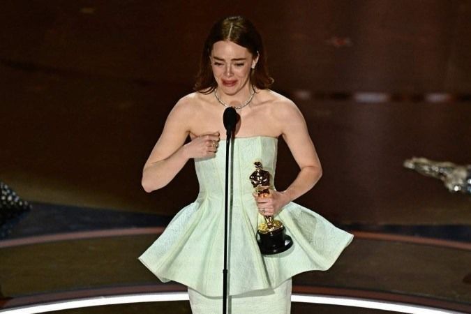 Emma Stone venceu como Melhor Atriz pelo filme 'Pobres Criaturas', no Oscar 2024