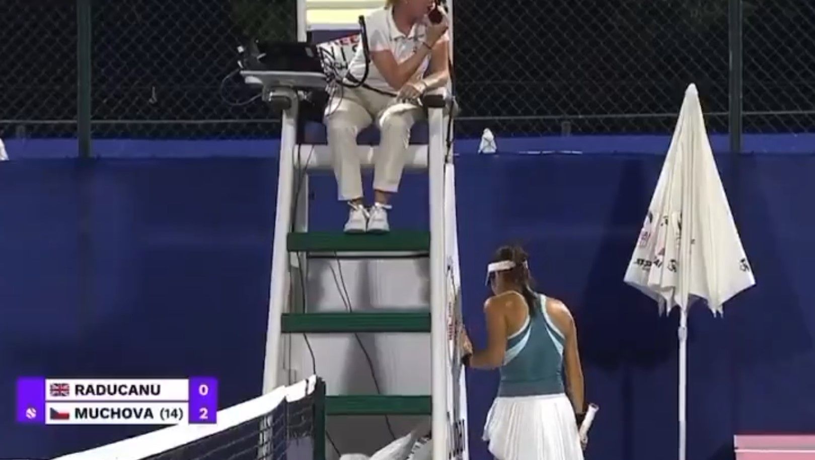 Tenista inglesa chora ao ver perseguidor, e WTA toma decisão em meio a jogo em Dubai