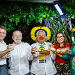 'Vamos continuar demarcando', garante Lula sobre territórios indígenas durante encontro com Macron em Belém