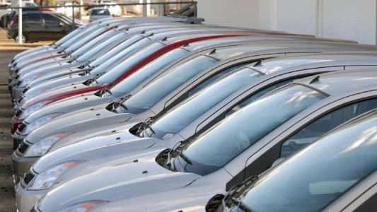 Emplacamentos de veículos sobem mais de 9% em abril, diz Fenabrave