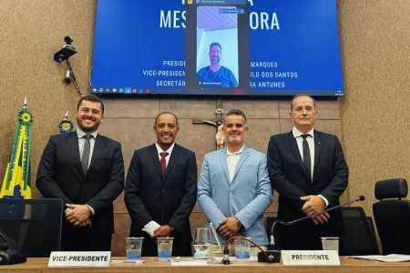 Empossada nova Mesa Diretora da Câmara de Itabirito