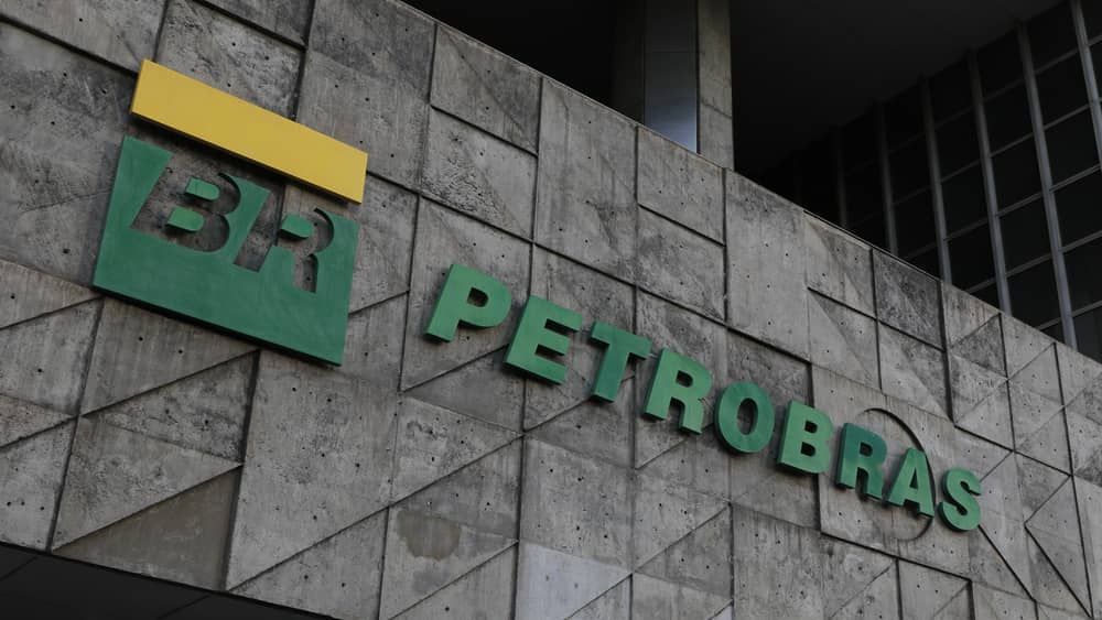 Petrobras volta a possibilitar indicações políticas para alto escalão