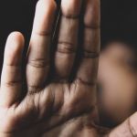 Meta é acusada de ignorar exploração infantil e tráfico sexual em plataformas