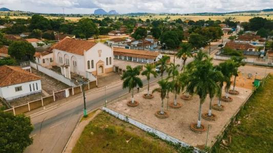 Empresa sediada em Serra dos Aimorés (MG) realizou evento político com participação de juiz eleitoral em 2022
