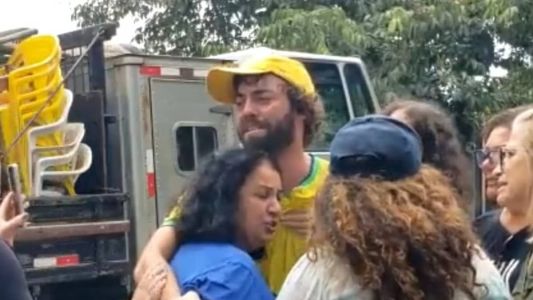 Empresário entrou com processo para retomar acampamento em frente a quartel do Exército em BH