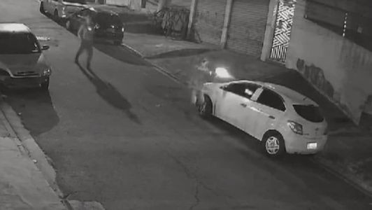 Empresário foi surpreendido enquanto aguardava por 'encontro' em rua de SP