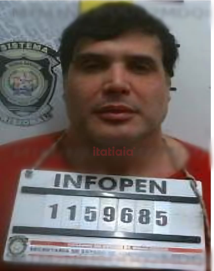 Renê Júnior, acusado de matar gari, exibia armas e distintivo da esposa, diz PC