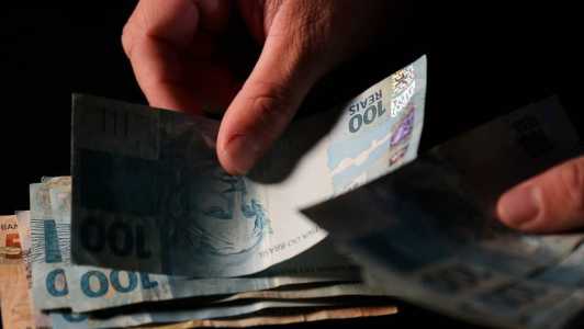 Empresários levam investimentos para outros países para terem benefícios diferentes