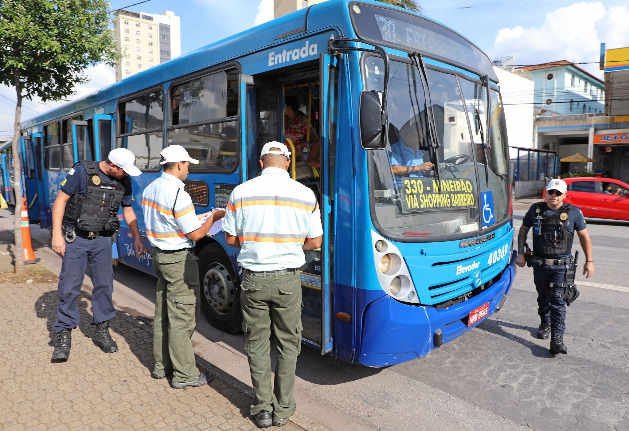 Empresas de ônibus querem usar programa de desconto da PBH para abater multas em 80%