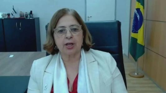 Empresas que não cumprirem lei de igualdade salarial serão multadas, diz ministra das Mulheres à CNN.