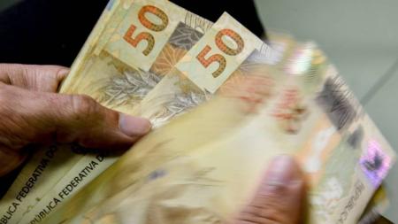 Empréstimo para beneficiários do Auxílio Brasil chega a R$ 5 bilhões em outubro