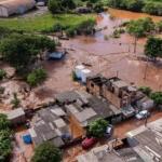 VÍDEO | Rio transborda e causa destruição em cidade do Paraná