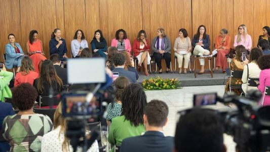 Encontro de mulheres debateu propostas e medidas que serão anunciadas no dia 8 de março