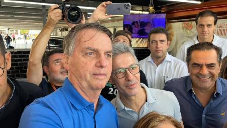 Encontro ocorre nesta manhã em padaria na Pampulha, em BH