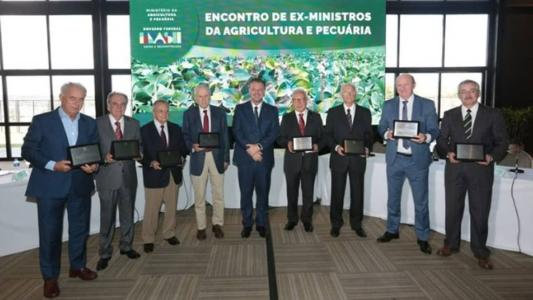 Encontro reuniu vários ex-ministros na sede do Mapa