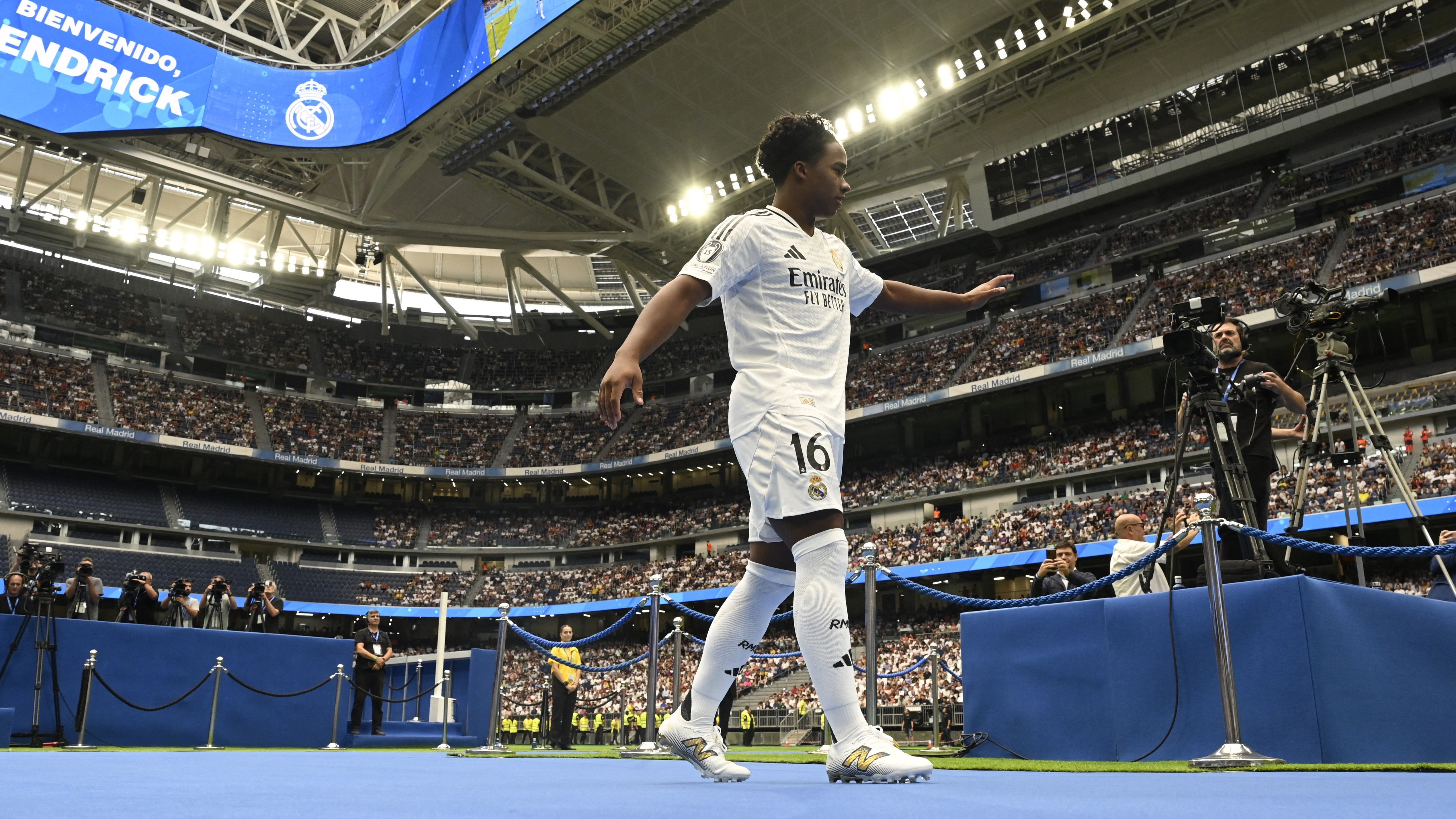 Endrick é apresentado no Real Madrid com Santiago Bernabéu cheio: ‘Não esperava’