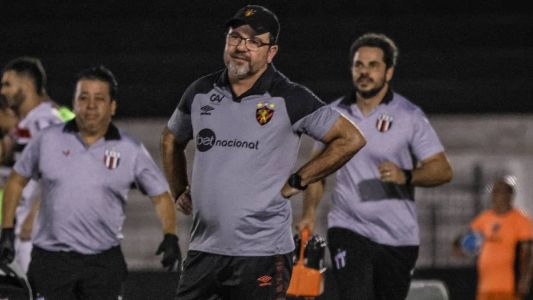 Enderson Mireira, técnico do Sport