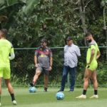 Pressionado, Enderson recebe apoio espontâneo do presidente do Sport 