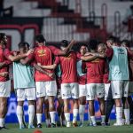 Enderson cita 'turbulência' no Sport e pede apoio da torcida: 'Continuem acreditando'