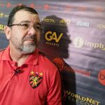 Enderson exalta esforço de Diego Souza, mas rechaça titularidade dele no Sport