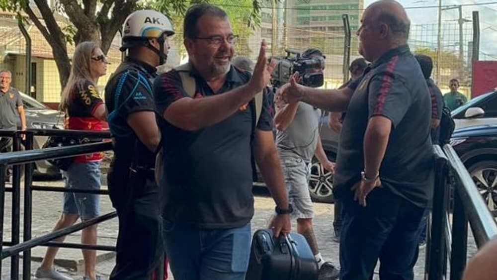 Enderson Moreira confirma saída do Sport ao fim da temporada