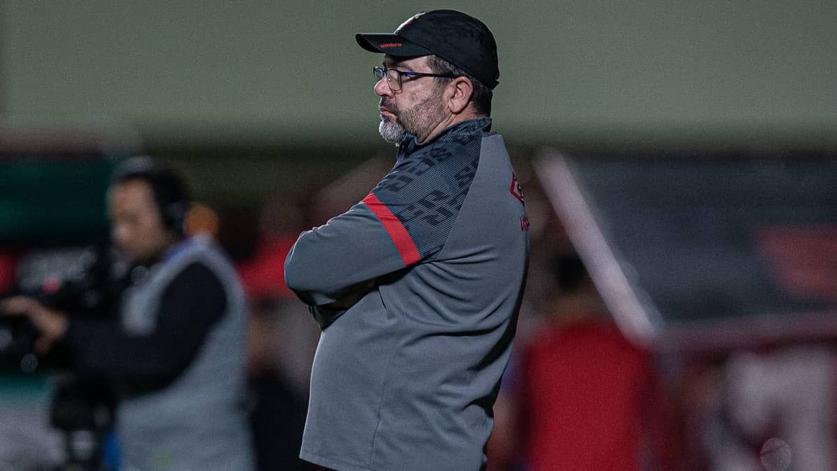 Enderson valoriza ponto do Sport contra o Tombense: 'Andamos uma casa'