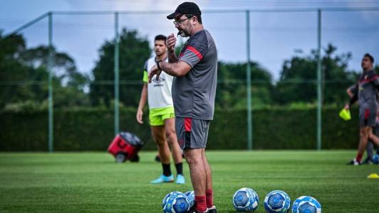 Enderson Moreira, técnico do Sport