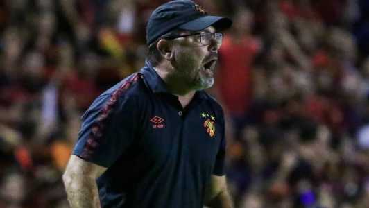 Enderson Moreira, técnico do Sport