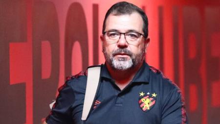 Enderson Moreira, técnico do Sport