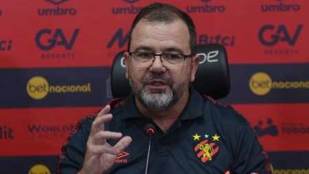 Enderson Moreira, técnico do Sport