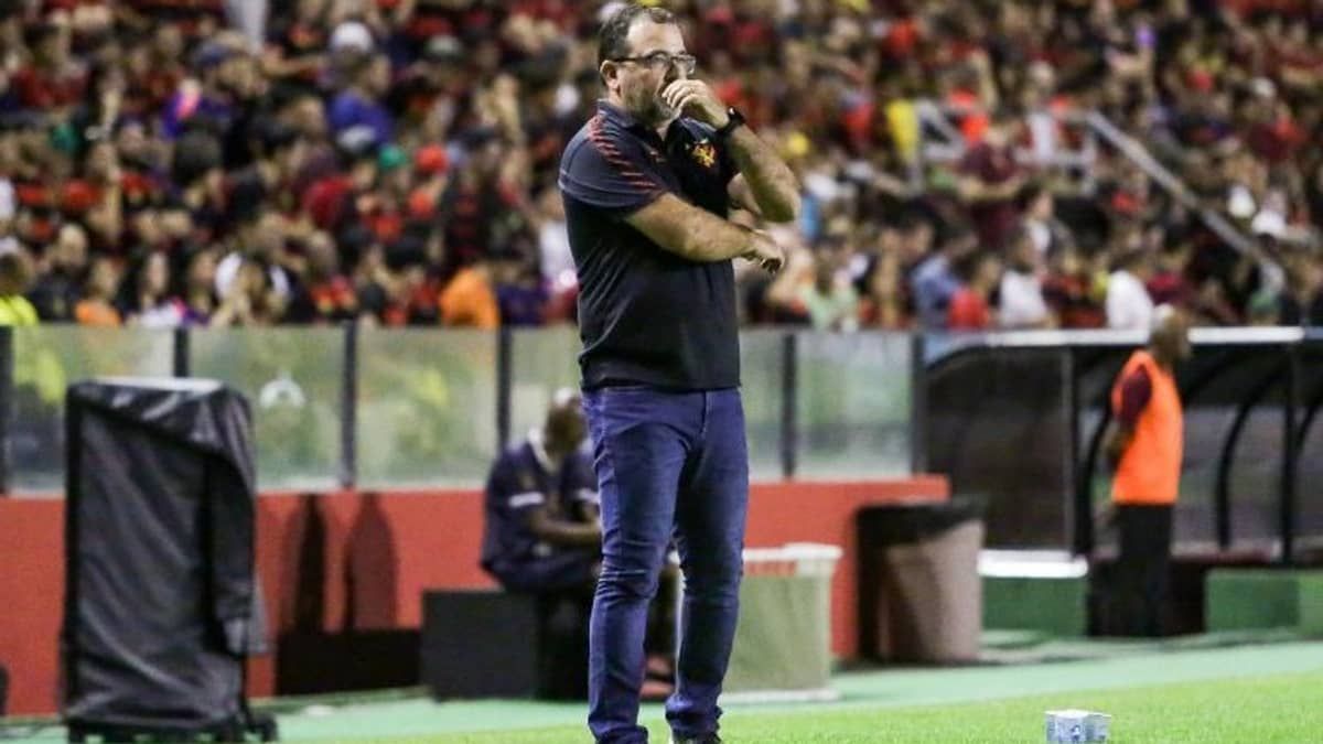 Enderson Moreira: 'Rodada especial, ninguém marcou ponto, só o Sport'