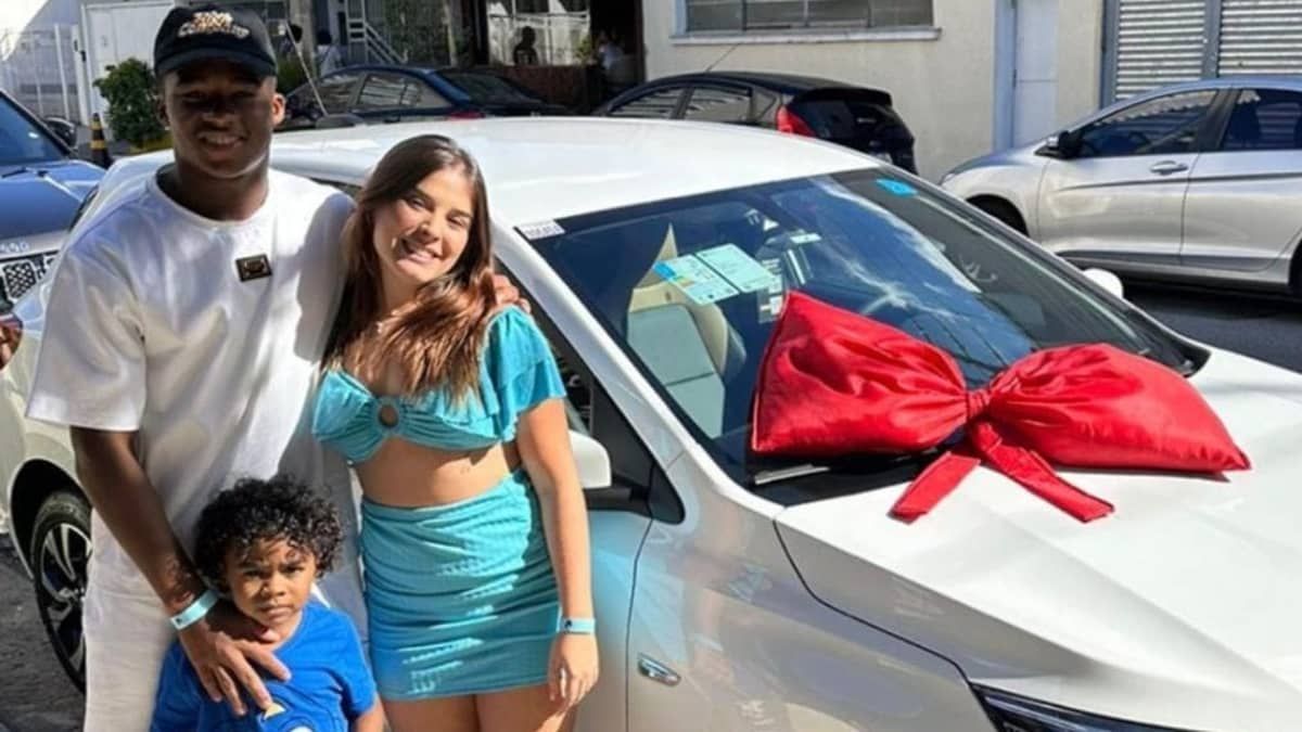 Endrick presenteia ex-namorada com carro de R$ 100 mil