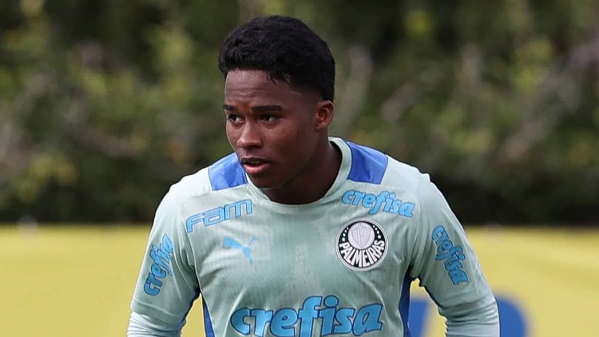 Endrick fica fora até do banco do Palmeiras contra o Fortaleza
