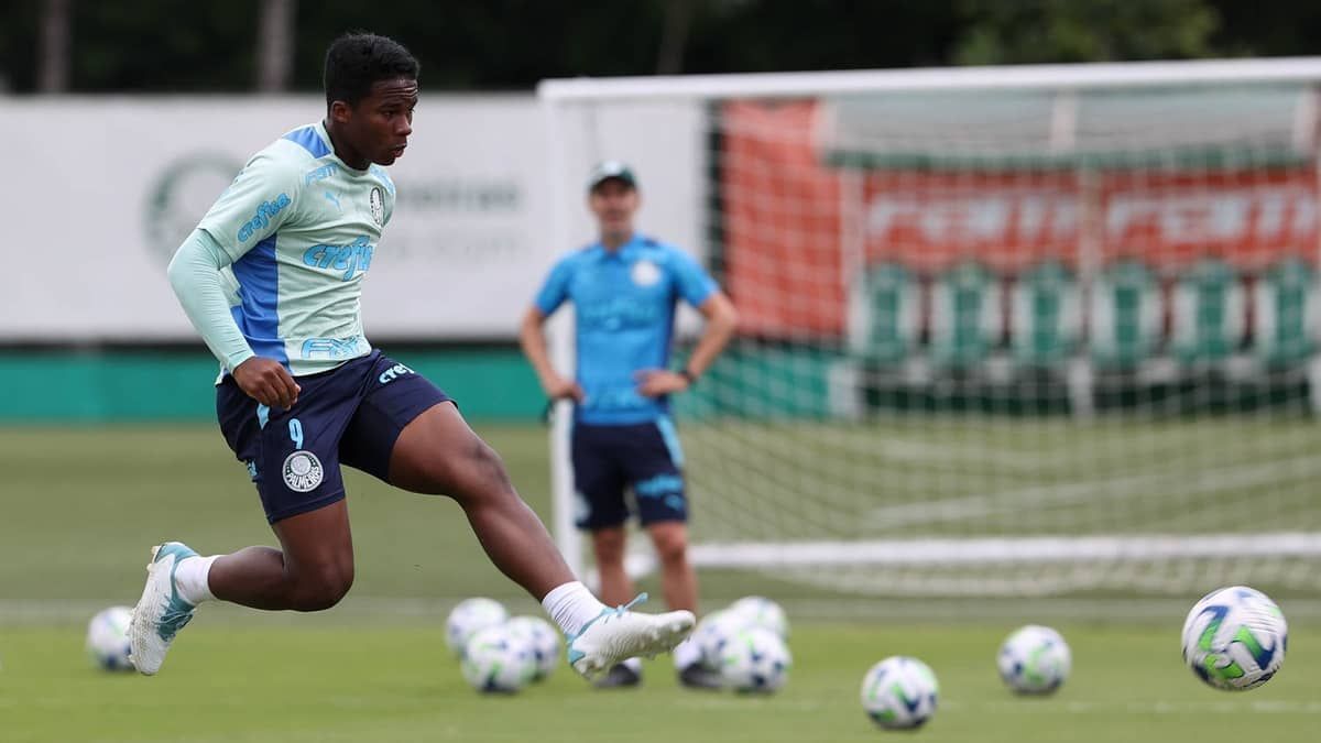 Endrick passa três jogos sem entrar em campo no Palmeiras pela primeira vez na carreira