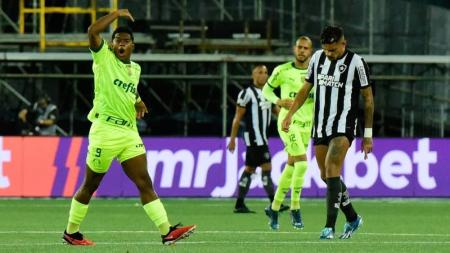 Endrick marcou dois gols na vitória do Palmeiras