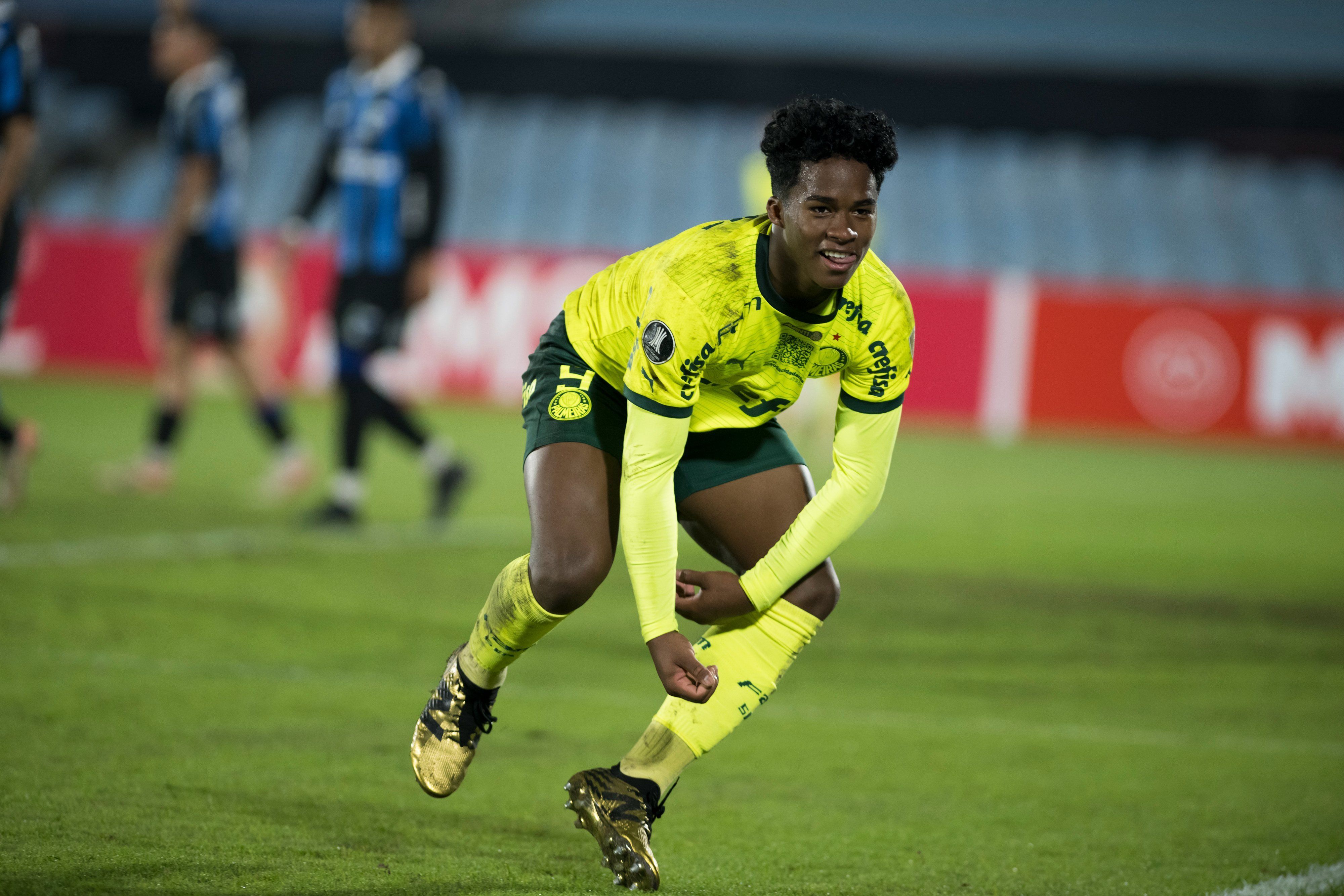 Endrick imita King Kong após gol, e atletas do Liverpool-URU criam confusão; entenda gesto