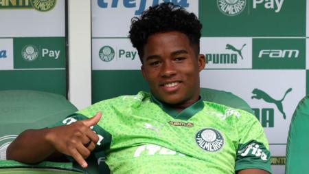 Endrick com a camisa do Palmeiras em 2024