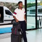 Endrick se apresenta à Seleção com look avaliado em R$41 mil; veja