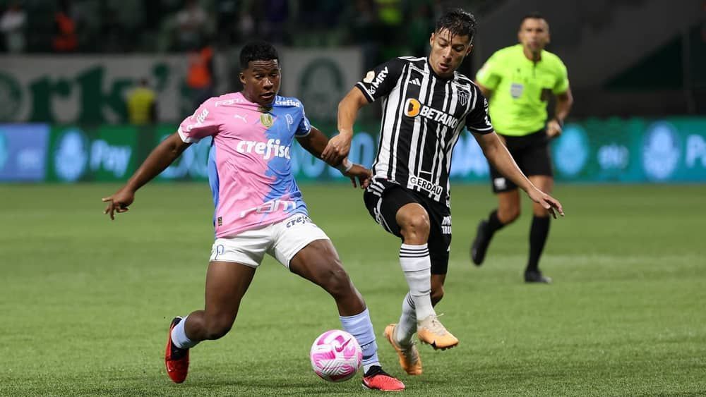 Camisa de Endrick tem lance de R$ 422 mil em leilão promovido por Palmeiras